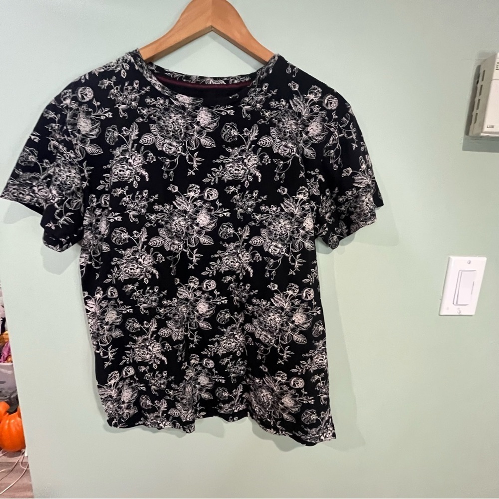 Black and White Floral Women's Blouse